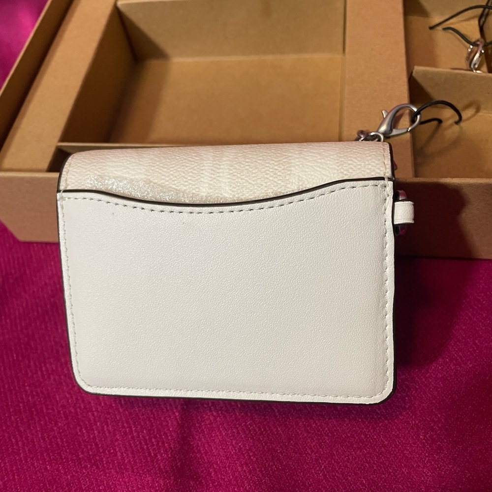 NWT COACH box set: mini wallet with crossbody chain and two charms. - Picture 10 of 16